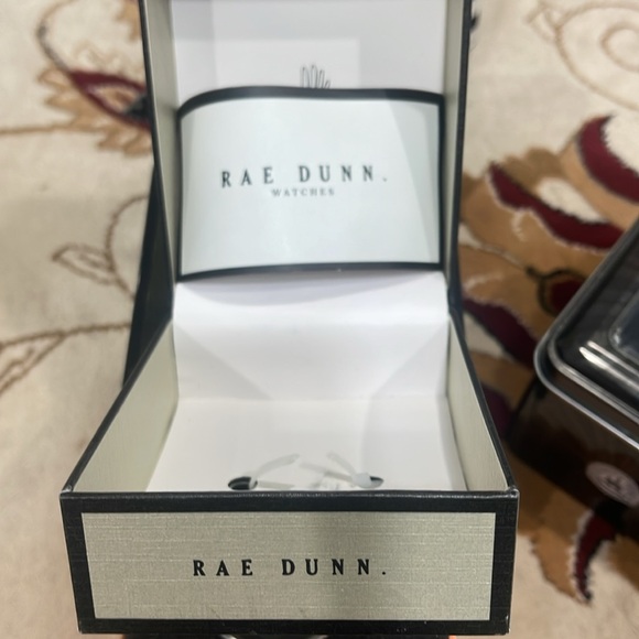 Rae Dunn
Women's Chloe Silver-Tone Alloy Watch 30mm Style #RD1006SS. - Picture 5 of 9